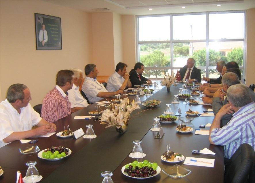 14 Haziran 2011 Vali Azim Güngör Tuna nın Borsamızı ziyareti Vali Azim Güngör Tuna Borsamızı ziyaret etti.