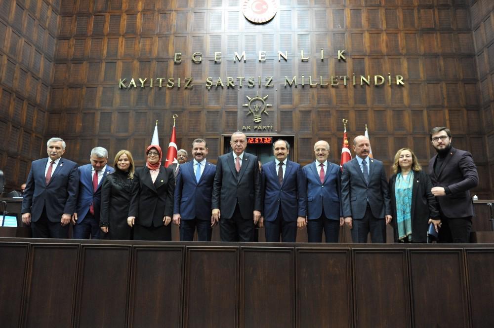 Yerine getirilen Altıeylül Belediye Başkanı Zekai Kafaoğlu da bir yılın ardından yeniden Büyükşehir Belediye Başkanlığına aday gösterilmezken bu koltuğa Karesi İlçe Belediye Başkanı Yücel Yılmaz aday