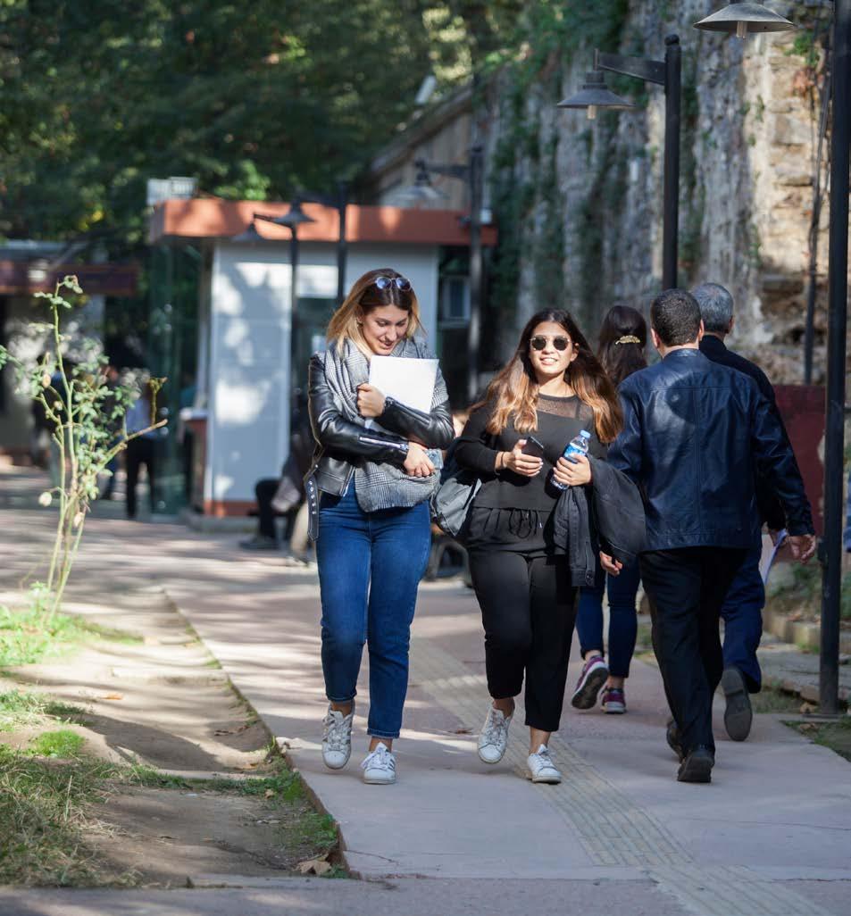 Staj Olanakları Fakültemiz Staj Komisyonu ve akademik kadrosu, üniversitemiz Kariyer Geliştirme Uygulama ve Araştırma Merkezi (GSÜ KAGEM) ve ilgili öğrenci kulüpleri, öğrencilerimize çeşitli