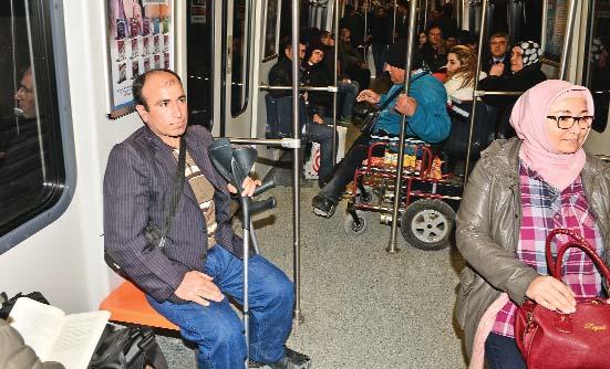 Haber 3 Yaşlı ve engellilere ulaşımda büyük kolaylık A nkara da yaşayan yaşlı ve engelliler, Büyükşehir Belediyesi nce kendilerine sağlanan büyük