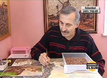 Ayancık'lı Çakıl Taşı Ressamı Turan Gökmenoğlu 30 Ocak 2011 Pazar günü, saat 17.15'de, Samanyolu Haber TV'de yayınlanan ve sunuculuğunu M.