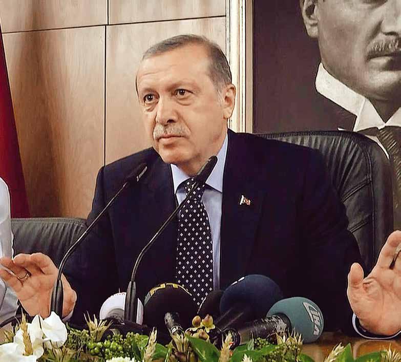 uçağın füzeyle indirileceğini açıkladı. Genelkurmay Başkanlığı ndan yeniden çatışma sesleri gelmeye başladı. 03:20 Cumhurbaşkanı Erdoğan, İstanbul a geldi.