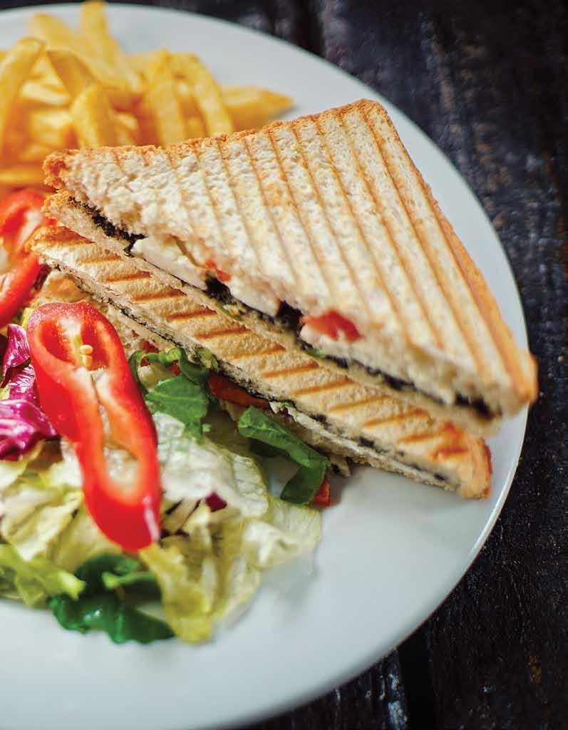 tostlar Tüm tostlarımız 2 dilim tost ekmeğinde, yanında patates kızartması, mevsim yeşillikleri ve kekikli domates ile Kaşar Peynirli Tost Akdeniz Esintisi 1 Beyaz Peynirli Tost 16,00 2