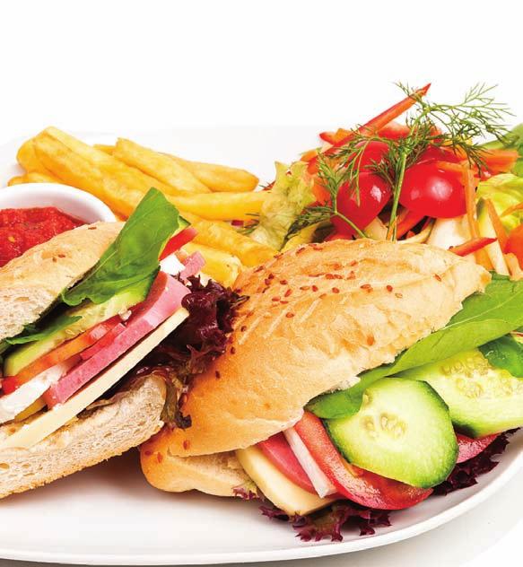 soğuk sandviçler kaşarlı sandviç kaşar peyniri, iceberg, domates, salatalık, biber, yanında mevsim