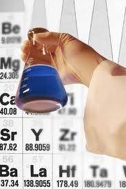 Elementler : Aynı cins atomlardan oluşan, fiziksel ya da kimyasal yollarla kendinden daha basit ve farklı maddelere ayrılamayan saf maddelere element denir.