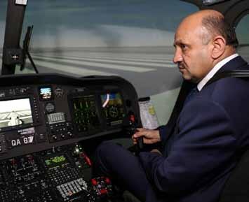 Brifingin ardından HAVELSAN sergi salonu, Siber Savunma Teknolojileri Merkezi ve Simülatör hangarını gezen Bakan Işık, Katar Hava Kuvvetleri için üretilen AW139 tam görev simülatöründe uçuş yaptı.