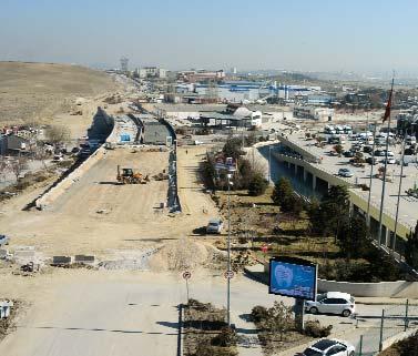 Yıl Şehir Hipodromu undan başlayıp Anadolu Bulvarı ndan çıkan 7 bin 800 metre uzunluğundaki yeni alternatif yol için çalışmalarını hızla