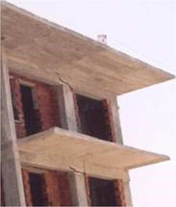 Bir knarı sürkli diğr knarları boşta döşm: konsol döşm Yapıların yaklaşık 1.5-1.8 m kadar cph dışına çıkan balkon v saçak döşmlrind görülür.