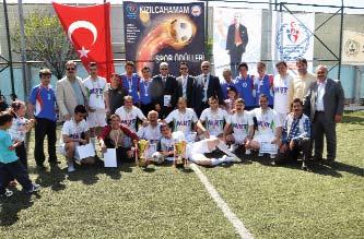 Kızılcahamam Belediyesi Muhsin Yazıcıoğlu Spor Kompleksi Halı Sahası nda Anadolu Lisesi Futbol Takımı ile finale kalan Kızılcahamam Belediyesi Futbol Takımı rakibini 7-5