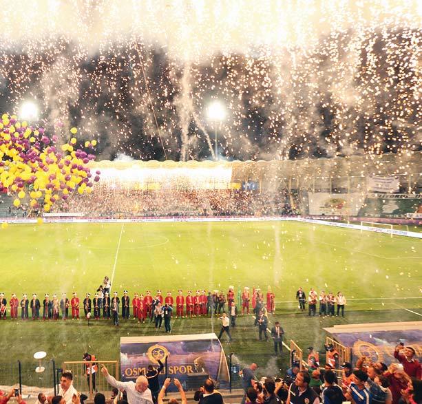 Spor 29 kavuştu 2014-2015 SEZONU LİG MARATONU PTT Birinci Lig de sezona şampiyonluk iddiası ile başlayan Osmanlıspor, uzun lig maratonunda 34 maçta, 18 galibiyet, 12 beraberlik, 4 yenilgi alarak elde