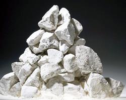 Kireç Kireç, kireç taşı veya kalker olarak bilinen CaCO 3 bileşimli taşların öğütülüp 900 C sıcaklıkta pişirilmesiyle