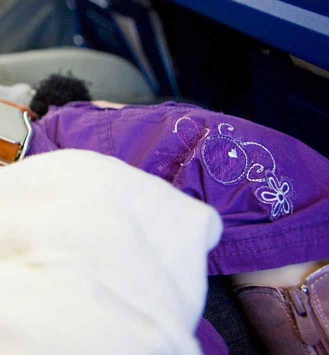 Kesinlikle faydasını göreceksiniz. Küçük yardımcılara başvurun Uykuya direnen bir çocukla karşı karşıyaysanız bazı küçük yardımcıları valizinize koymadan yola çıkmayın!