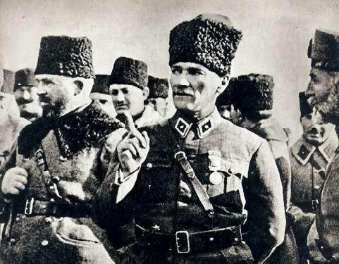 (Sakallı) Paşa, II. Ordu Komutanı Yakup Şevki (Subaşı) Paşa, Kocaeli Grubu Komutanı Halit (Karsıalan) Paşa ve V. Süvari Kolordusu Komutanı Fahrettin (Altay) Paşa ydı.