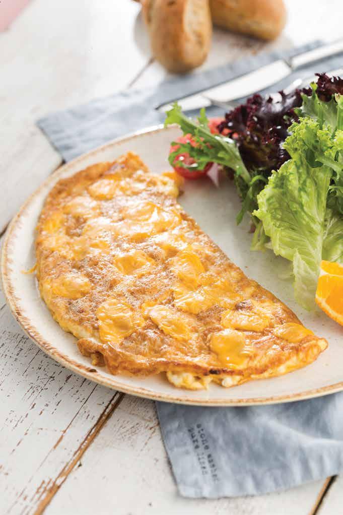 Sahan & Omletler SADE OMLET 3 adet yumurta, tereyağı, zeytinyağı, tuz, karabiber, Akdeniz yeşilliği, kiraz domates 3 PEYNİRLİ OMLET 3 adet yumurta, cheddar, mozzarella ve beyaz peynir, Akdeniz