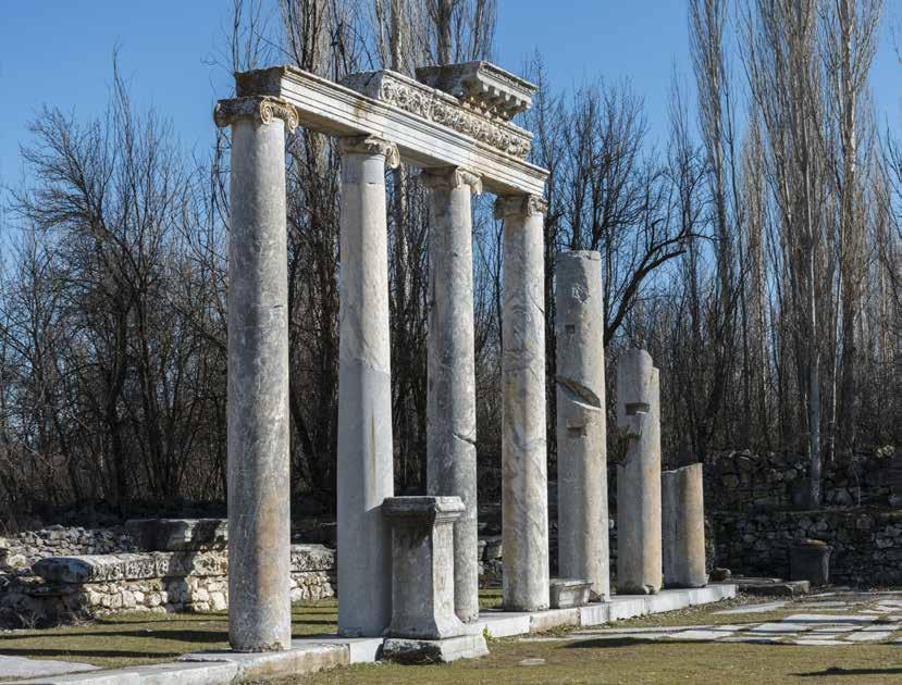 Sütunlu Cadde, Borsa binasına kuzeydoğudan