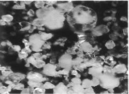 151 Şekil 2a. Hidrolik yağda yoğun kirlilik partikülleri Şekil 2b. Bir hidrolik pompa yağ numunesinde ferro parçacıklar manyetik alana tutulunca sıraya dizilmişler Şekil 2c.