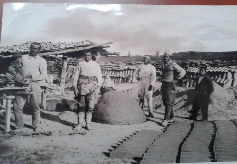 Çetintaş, E. ve Kızgut, İ. (2018). Rhodiapolis Antik Kenti Çatı Kiremitlerinin Üretim Yöntemleri (Arkeometri) Açısından Değerlendirilmesi.