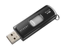 Veri Depolama Aygıtları USB Flash Bellek USB = Universal Serial Bus Flash bellekler, güç kesintisinde dahi içerdiği bilgileri kaybetmeyen