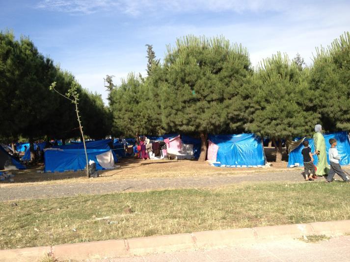 Kent merkezinde son 10 gün ortaya çıktığı ve İblit ten gelenlerin oluşturduğu ifade edilen derme çatma şekilde kurulmuş ve sağlıksız barınma koşulları taşıyan da oluşan bir çadır yerleşim alanı