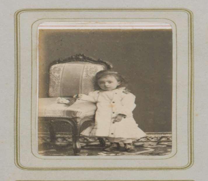 Naime Sultan, Sultan II. Abdülhamid in üçüncü kızıdır ve 1876 yılında doğmuştur. 1945 yılında vefat eden Naime Sultan ın bir diğer adı da Fatma dır (Yılmaz, 2013: 125).