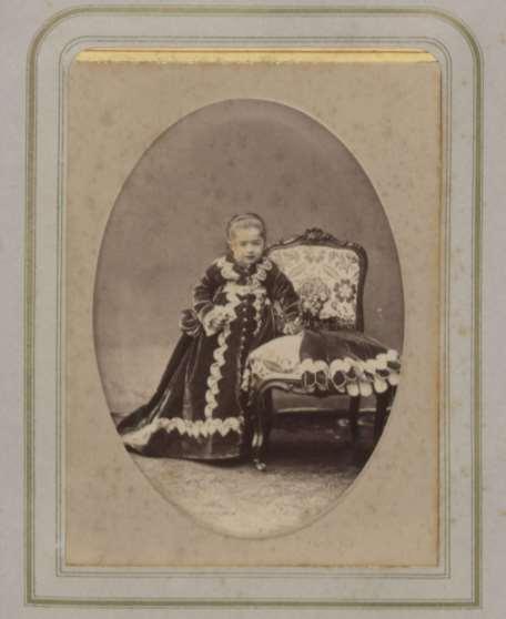 Zekiye Sultan, Sultan II. Abdülhamid in ikinci kızı ve üçüncü çocuğudur ve 1872 de doğmuştur. 1950 yılında Fransa nın Pau şehrinde vefat etmiştir (Osmanoğlu, 2007: 245).