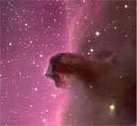 Bir yıldızmışçasına parlamasının nedeni, merkezinde yeni doğmakta olan yıldızların bulutsuyu aydınlatmasındandır.