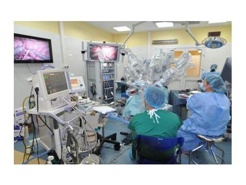 Robotik endoskopik cerrahi için