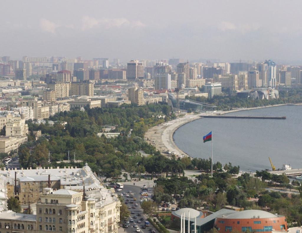 GEZİ-DÜNYA Yahşi şehir Bakü Kardeş ülke Azerbaycan ın başkenti Bakü, Şirvanşahlar Sarayı ve Kız Kalesi yle tarihi bir ziyafet sunuyor.