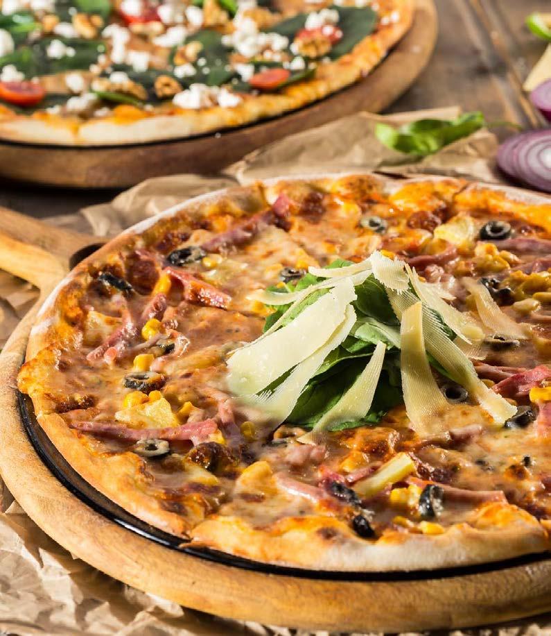 Pizza Sucuk, jambon, dana bacon, sosis, mısır, zeytin, mozzarella peyniri, domates sos, fesleğen yaprakları Füme Dana Etli Pizza Domates
