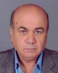 Abdulkadir Yılmaz 1948 yılında Batman-Gercüş te doğdu. 1977 yılında Ankara Devlet Mühendislik Mimarlık Akademisi İnşaat Mühendisliği Bölümünden mezun oldu.