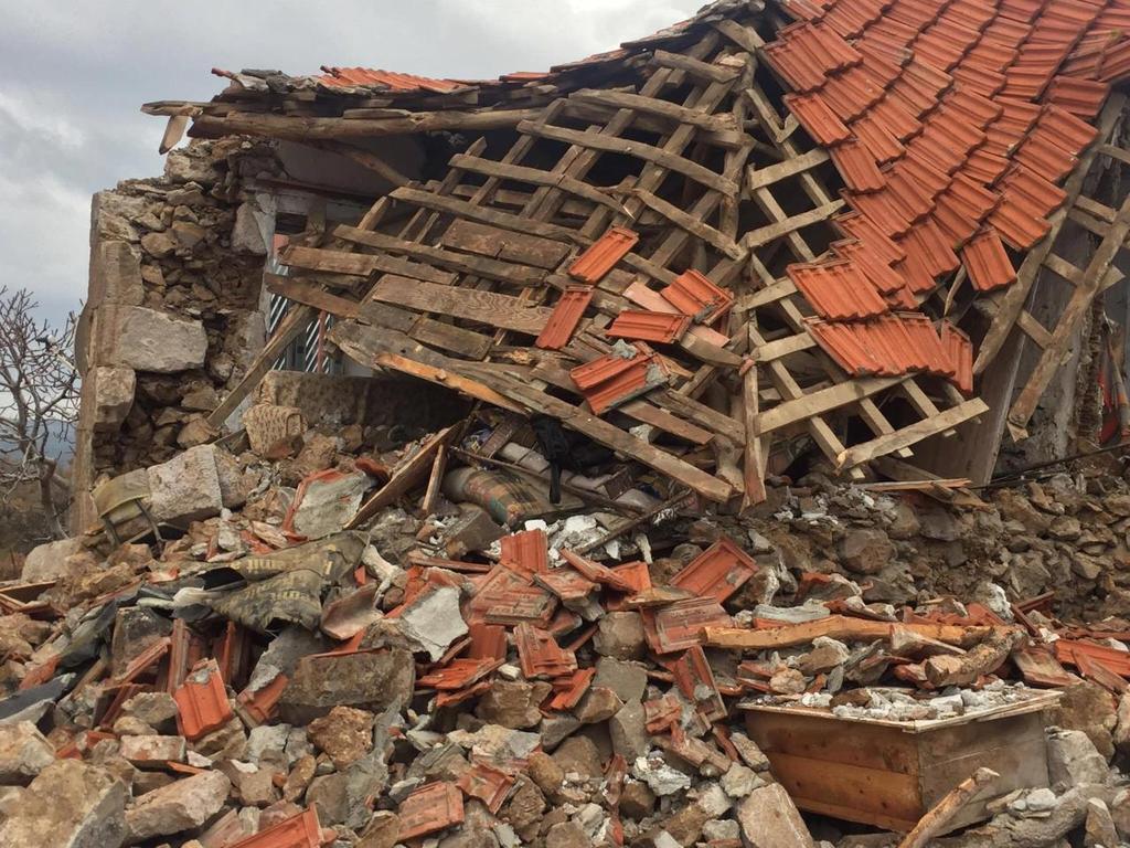 Ayvacık Depremi Acil Yardım ve Afet Yönetimi Çalışmalarının Değerlendirilmesi Raporu (07 Şubat 2017) Ayvacık Depremi Çanakkale Onsekiz Mart Üniversitesi Sağlık Yüksekokulu Acil Yardım ve Afet