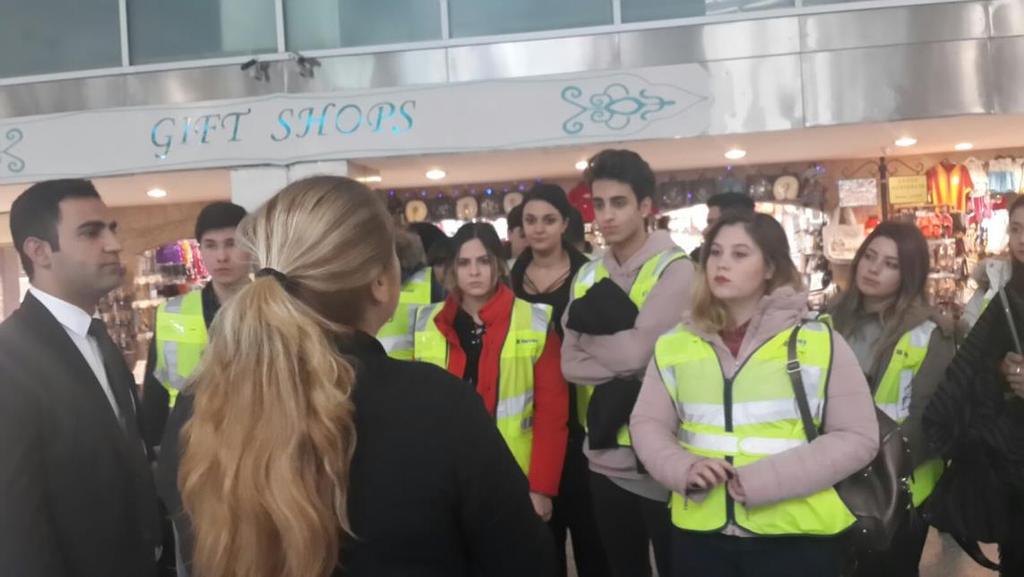 Gezimizin tamamına katılan TAV İstanbul yöneticilerinin sürpriz organizasyonu sayesinde terminale ait tüm hizmetlerinin planlandığı ve hizmet süreçlerinin izlenerek yönetildiği ofisleri