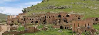 Dünyanın en eski yerleşimlerinden biri olan Hasankeyf te özellikle Artuklu, Eyyubi ve Akkoyunlu dönemlerine ait önemli mimari yapılar görülebilir.