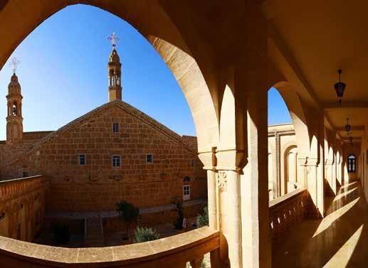 Mardin i gezerken >> Mor Gabriel Manastırı Süryani Kadim Ortodoks Cemaati ne ait olan manastır, Hıristiyan dünyasının günümüzde de kullanılan en eski manastırlarından biridir.