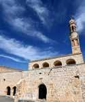 Mort Şimuni Kilisesi, bölgede azize için yaptırılmış birkaç kiliseden biridir. Mor Abraham Hobel Manastırı Midyat ın 1 km doğusunda, Midyat 5.