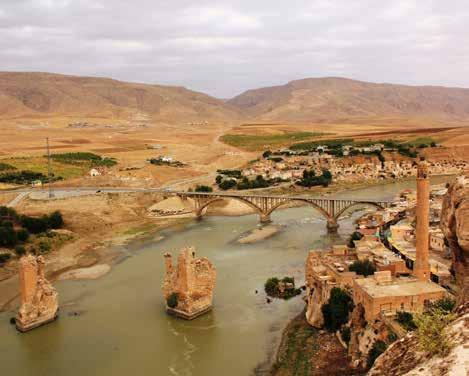 Mardin i Gezerken >> Hasankeyf İçinden Dicle nehrinin geçtiği Hasankeyf Mezopotamya bölgesinde yer alır.