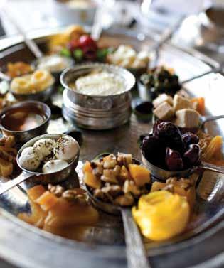 Mardin Mutfağı >> Mini Yemek Sözlüğü Alluciye Ekşili erik yahnisi Mardin Mutfağı >> Harire Yörede yetiştirilen üzümden elde edilen pestil