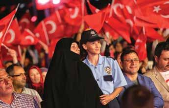 Küçükçekmece'de Onbinlerce Kişi 15 Temmuzda Demokrasi Nöbetlerinde Buluştu 15 Temmuz un seneyi devriyesinde tüm yurtta düzenlenen anma etkinlikleri, Küçükçekmece'de de demokrasi şölenine dönüştü.