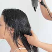 CANLANDIRICI EXPRESS CANLANDIRICI EXPRESS Kıvırcık ince saçlar için. ADIM 1 Saçı ıslatın ve Kıvırcık Saçlar için Canlandırıcı Şampuan ile yıkayın.