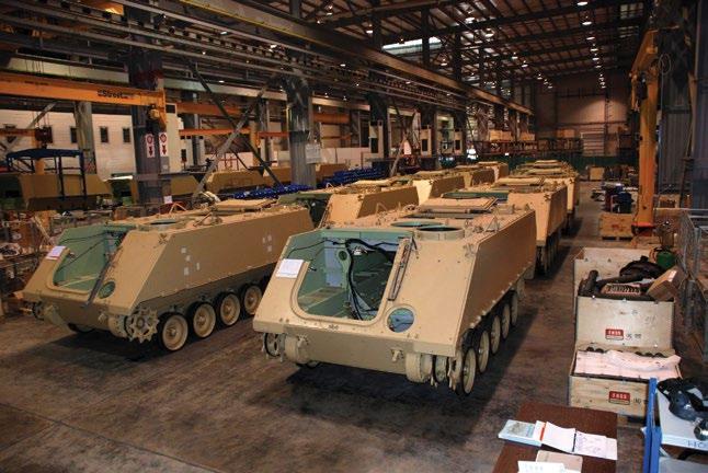 M113 Modernizasyonu ve Ömür Uzatma Çözümleri KABİLİYET GELİŞTİRME VE ÖMÜR UZATMA FNSS nin modernizasyon ve ömür uzatma çözümleri, tüm M113 Araç Ailesinin; üzerindeki görev ekipmanlarından bağımsız