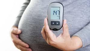 GDM Risk Faktörleri Ailede diyabet öyküsü Yaş > 25 Obez gebeler Önceden >