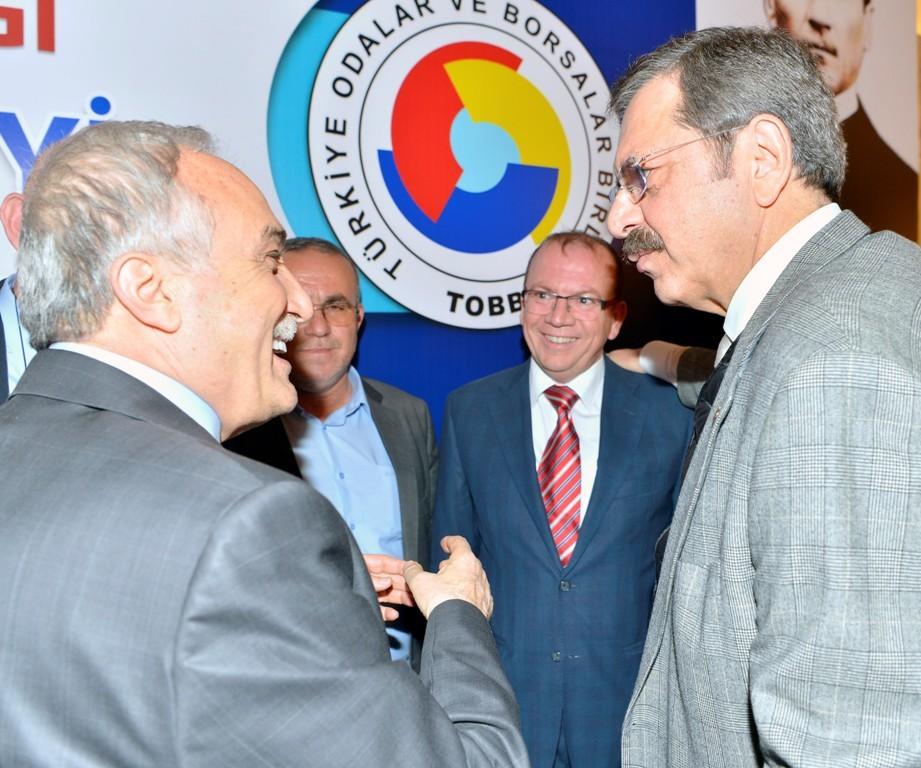 Ahmet Eşref Fakıbaba nın da teşrif ettiği Ticaret Borsaları Konsey Toplantısı na katıldı.