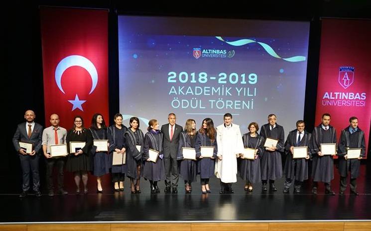 fakültemizden Dekanımız Prof. Dr. Osman Nuri UÇAN, Elektrik- Elektronik Mühendisliği Bölümü öğretim üyesi ve Fen Bilimleri Enstitüsü Müdürü Doç.Dr.Oğuz BAYAT ve Bilgisayar Mühendisliği Bölüm BaĢkanı Dr.