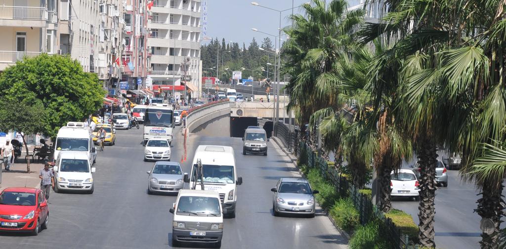 HAZİRAN 2017 ULAŞTIRMA BİLGİLERİ 2017 Mayıs ayı itibariyle Antalya ilindeki motorlu kara taşıtları sayısı, geçen yılın aynı ayına göre %4,4 artarak yaklaşık 991,8 bine ulaşmıştır.