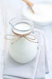 kaymak 8 tablespoons of flour 1 cup of granulated sugar 1 cup of milk 1 egg Helva görünümünde olan bu tatlı yumuşacık lezzeti ve kıvamını, içine