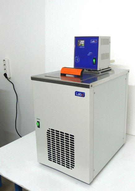 Precision Temperature Solutions P SERIES REFRIGERATED and HEATING CIRCULATORS P (Professional) series circulators are advanced models with liquid level warning system and better temperature stability.
