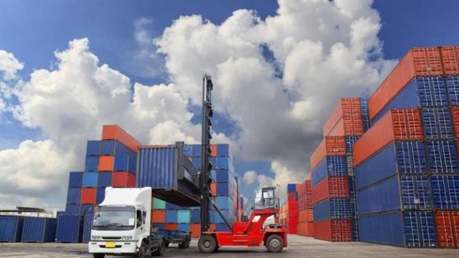 Dış ticaret açığı yüzde 52 arttı (29.12.2017/ Dünya Gazetesi) Kasım ayında dış ticaret açığı yüzde 52,4 büyüdü. Bu dönemde ihracatın ithalatı karşılama oranı yüzde 69,2'ye geriledi.