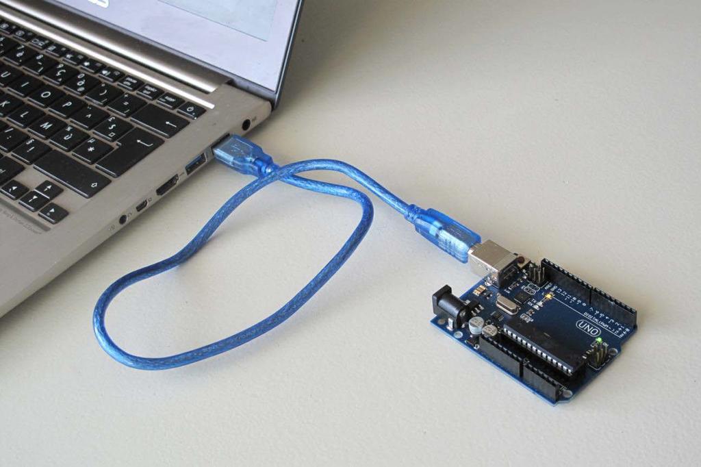 ARDUİNO YU BİLGİSAYARA BAĞLAMA Arduino yu bilgisayarımıza usb kablosu aracılığıyla bağlarız.