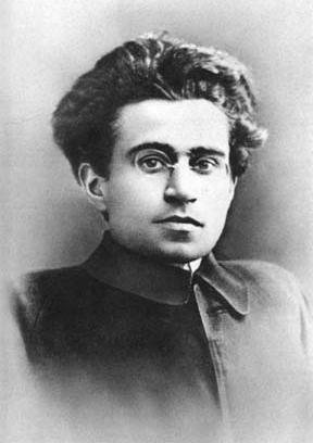 Antonio Gramsci 1891-1937 (46 yaşında) İtalyan Komünist Partisi nin kurucu üyesi ve lideri 1926 da İtalyan faşist lider Benito Mussolini tarafından hapse atılmıştır.