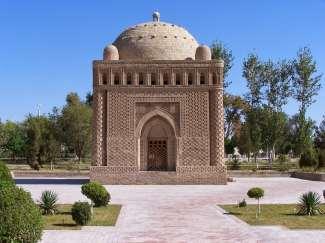 İRAN SELÇUKLU MİMARİSİ Buhara Samanoğlu İsmail Türbesi (Özbekistan) Orta Asya'da inşa edilen ilk türbe özelliğini taşıyan, Özbekistan'ın Buhara kentindeki İsmail Samani Türbesi, gerek yapım şekli